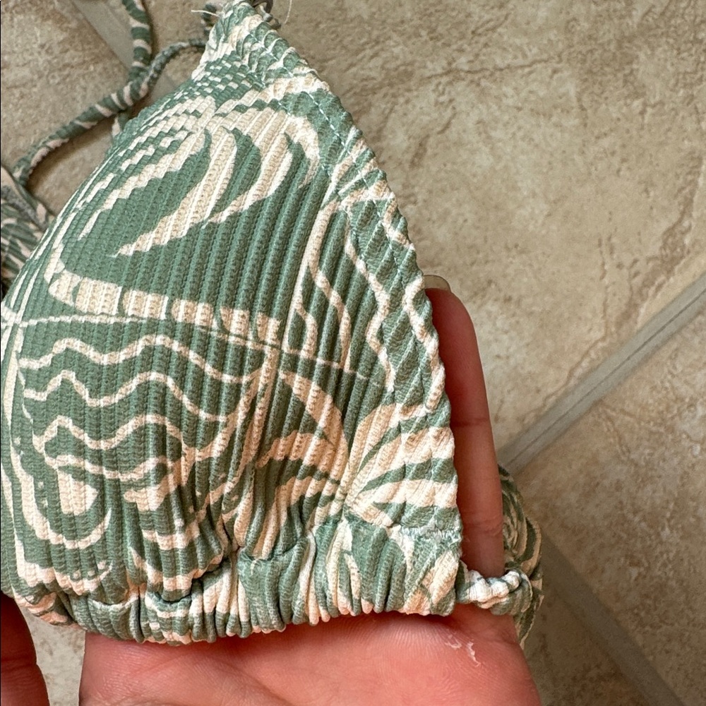 Green And White Patterned Bikini - image 4